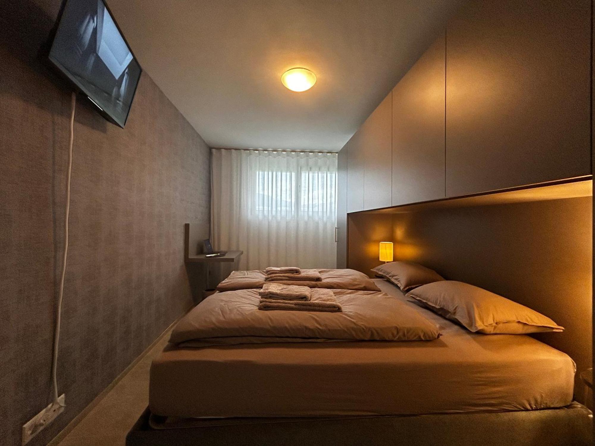 Family Apartment, Near The Beach Whit Private Park Locarno Dış mekan fotoğraf